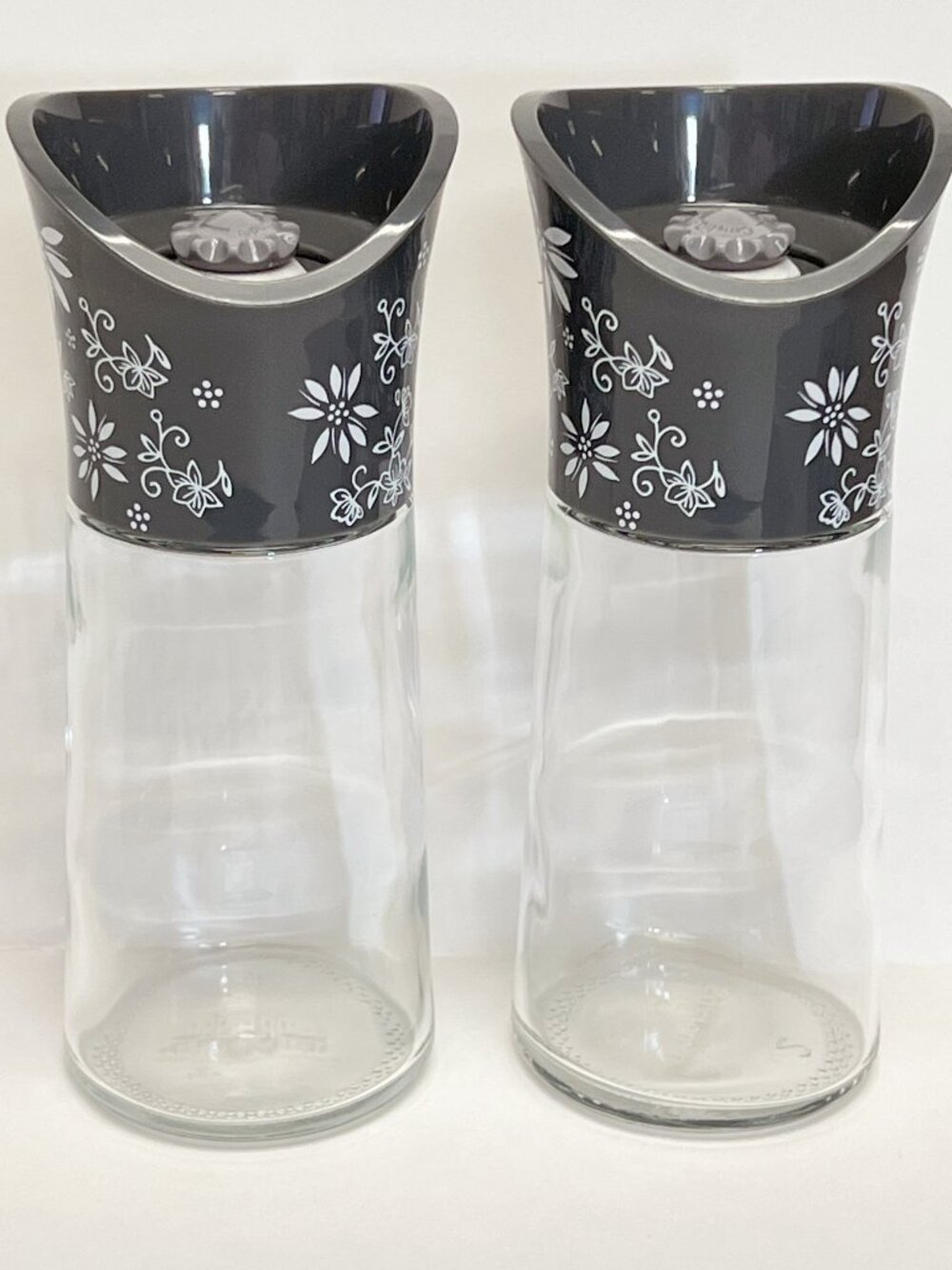 Temp-tations Glass Grinders Salt Pepper Spice Grinder Set of 2 GREY K50032 NEW